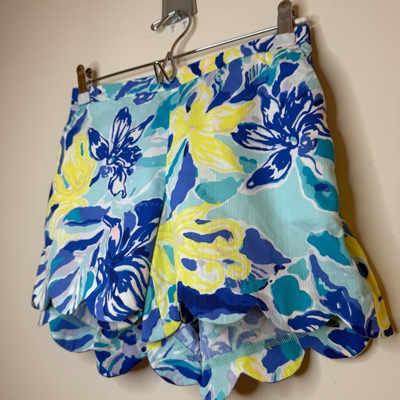 LILLY PULITZER Blue Boho Beachy Floral Scalloped Hem Shorts - Picture 4 of 9